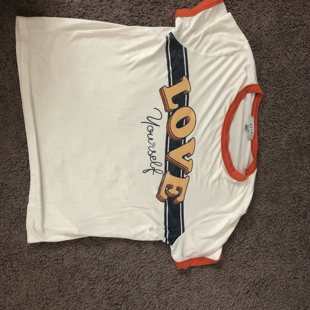 t-shirt(fits as size small)